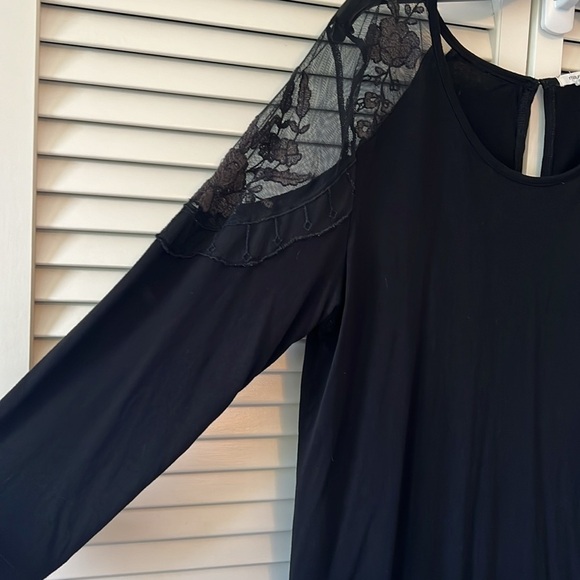 Maurices Long Sleeved Blouse Size XL - Picture 3 of 11